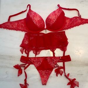 Victoria’s Secret 3pcs Set. Red Lace & Crystal Bra, Thong panty, and Garter Belt
